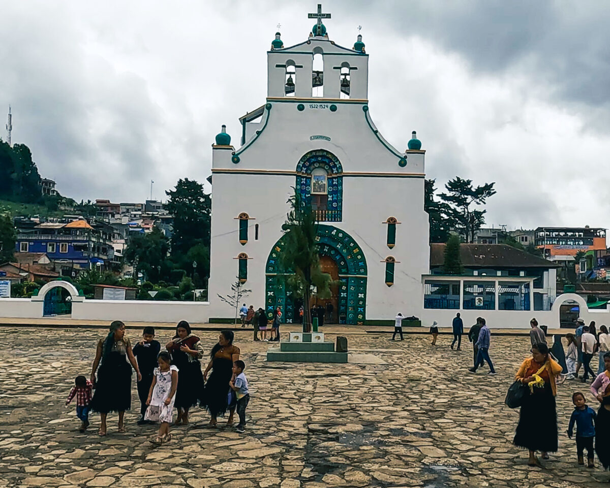 Watching Chicken Sacrifices in a Catholic Church in Chamula – 20220626